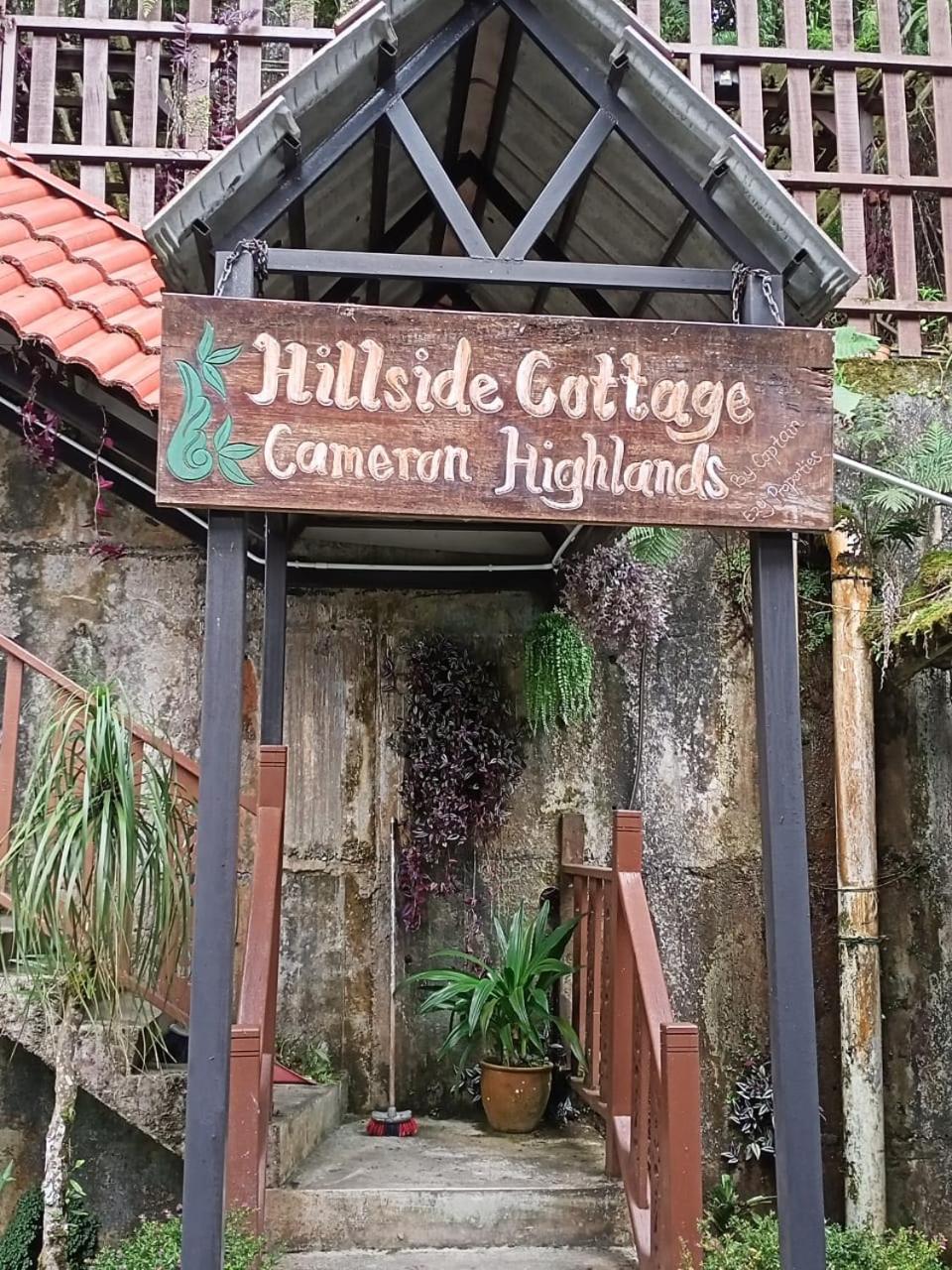 Hillside cottage tulip room with loteng photo 3