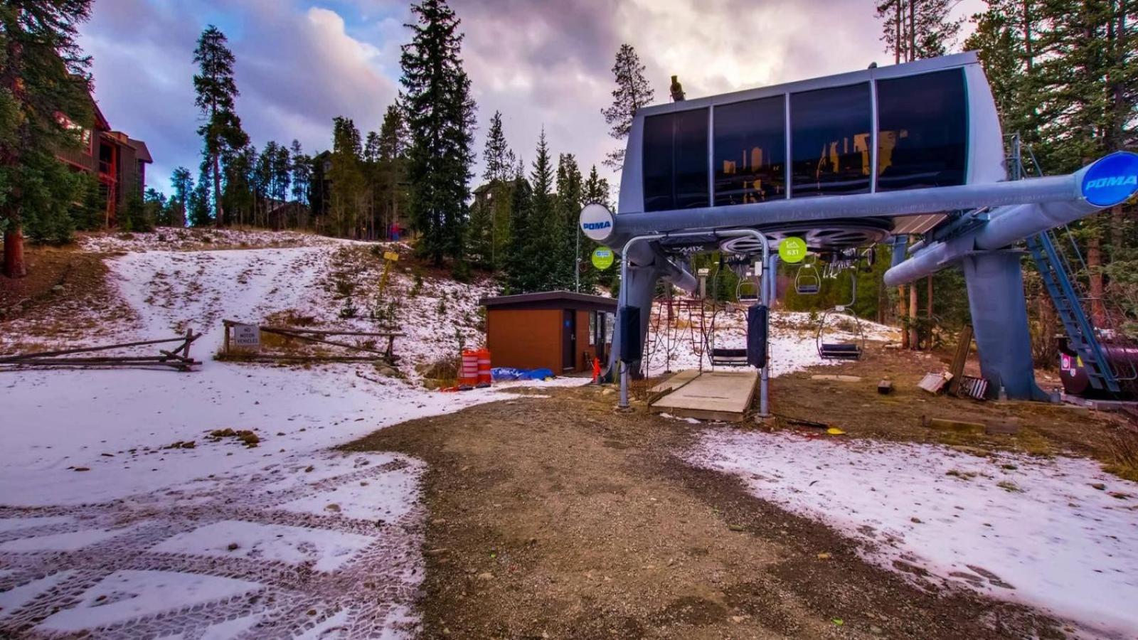 Stylish And Spacious 3-Bedroom Townhome Adjacent To Snowflake Lift, With Private Hot Tub,