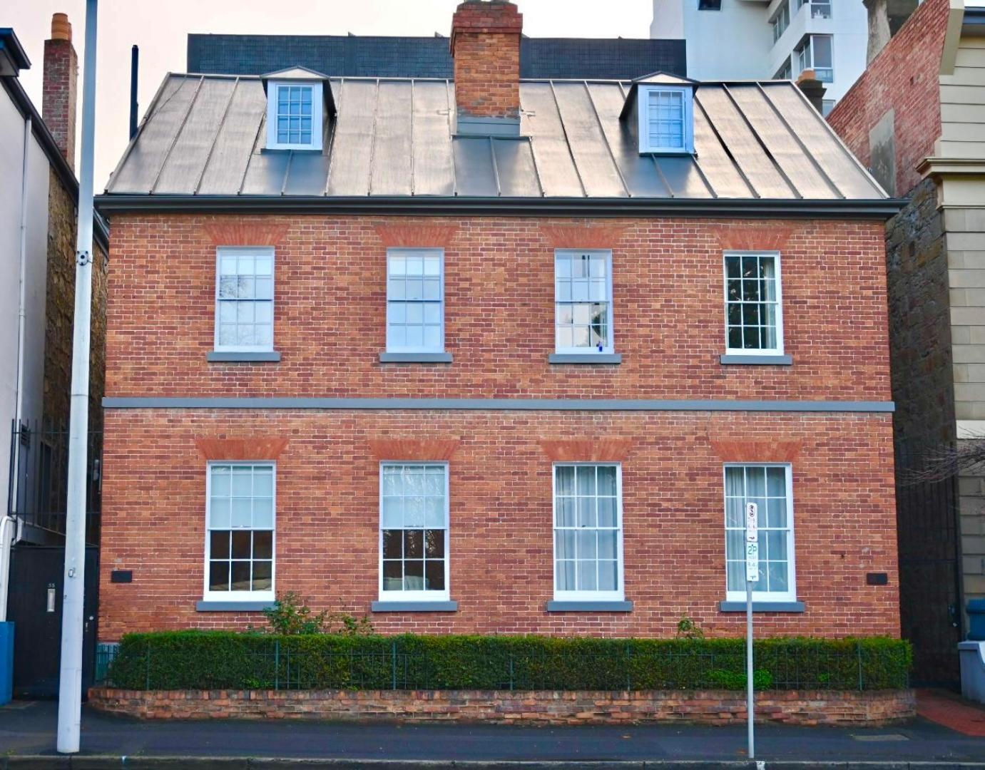55 Davey Townhouse 1, Salamanca on your doorstep