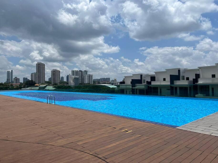 Delight Homestay Paragon Residences
