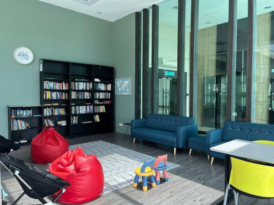 Delight Homestay Paragon Residences