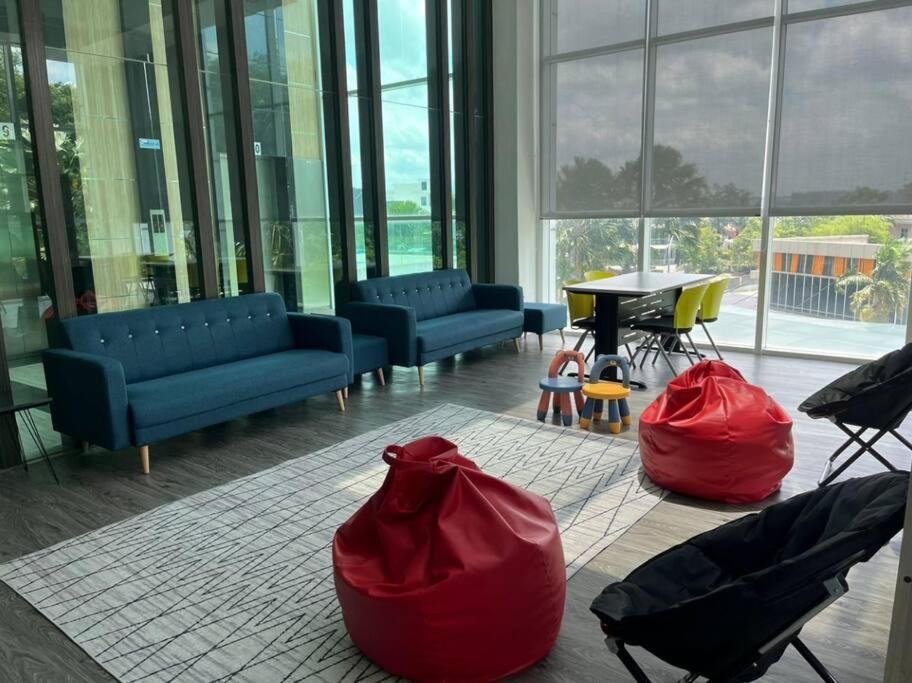 Delight Homestay Paragon Residences