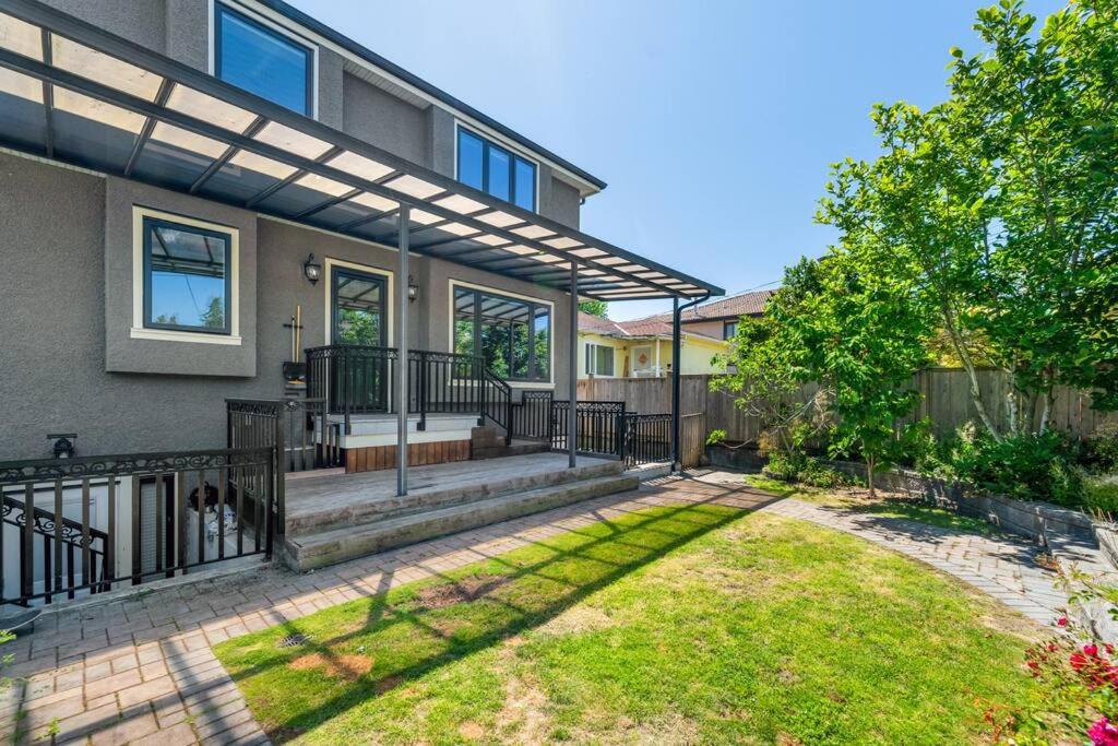 Luxury 4-Bedroom Family Home