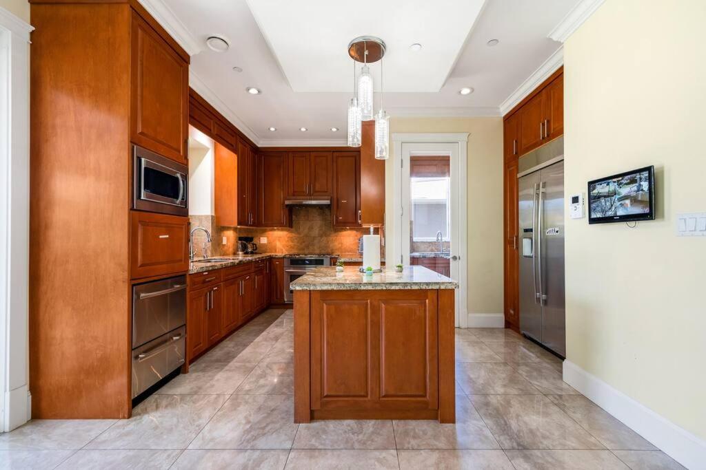 Luxury 4-Bedroom Family Home