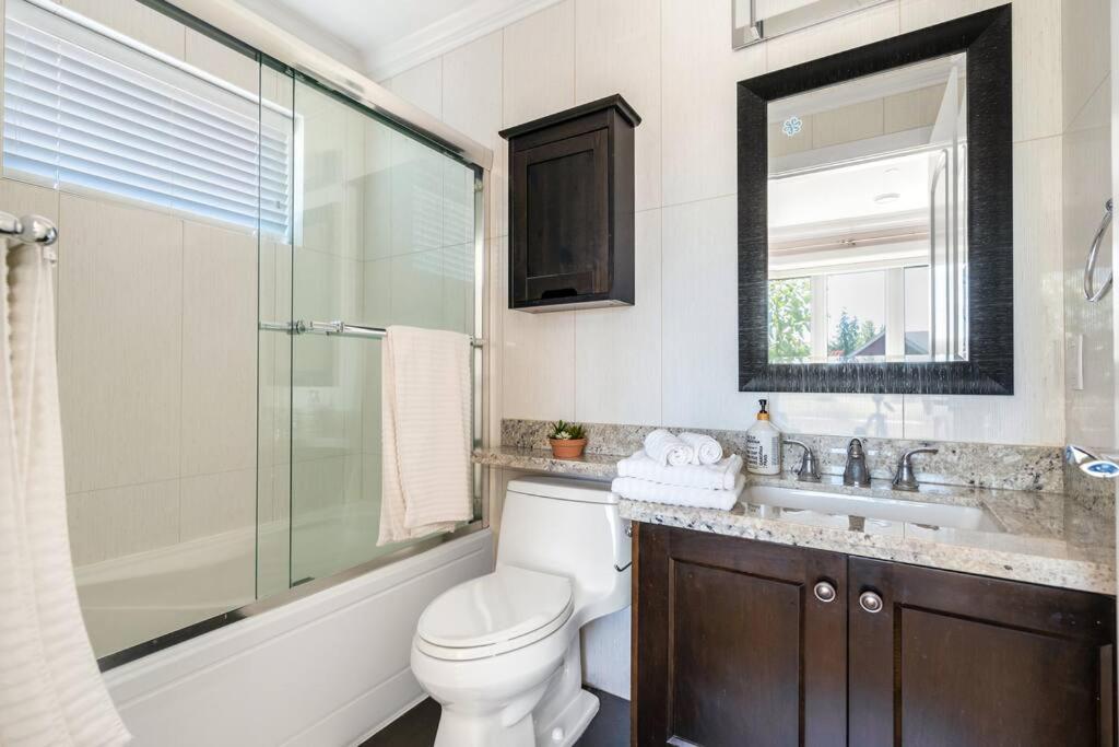 Luxury 4-Bedroom Family Home