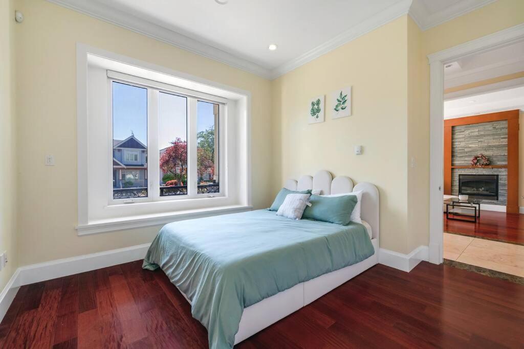 Luxury 4-Bedroom Family Home