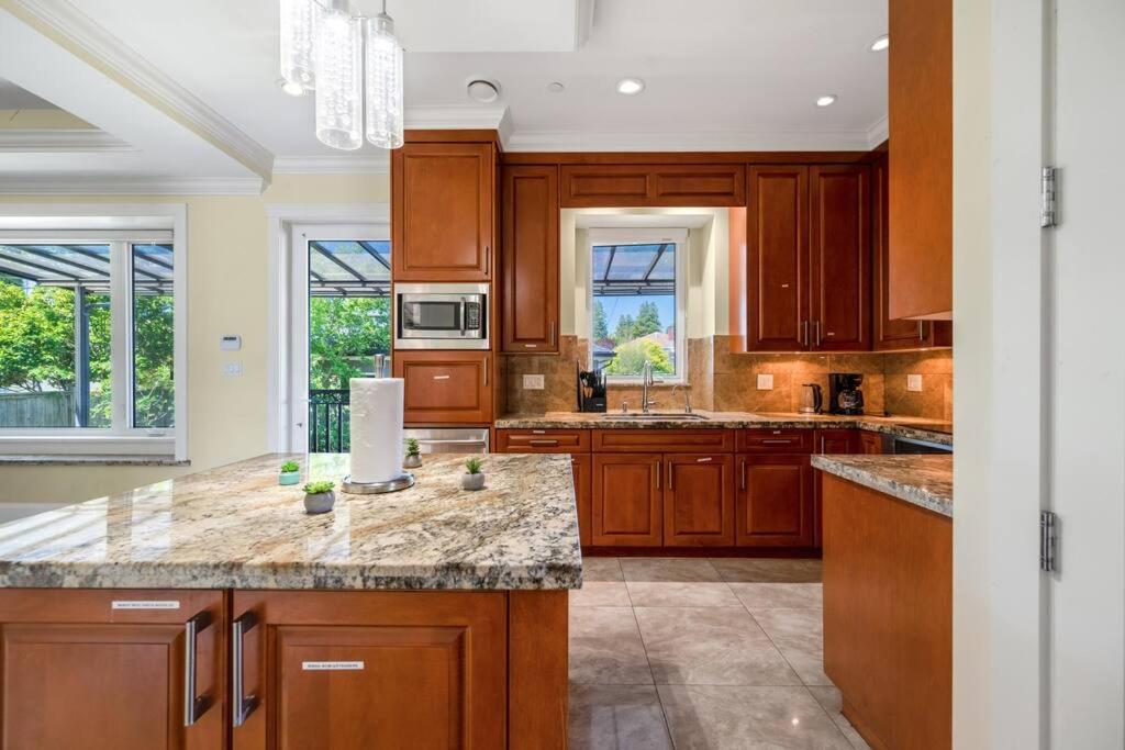 Luxury 4-Bedroom Family Home