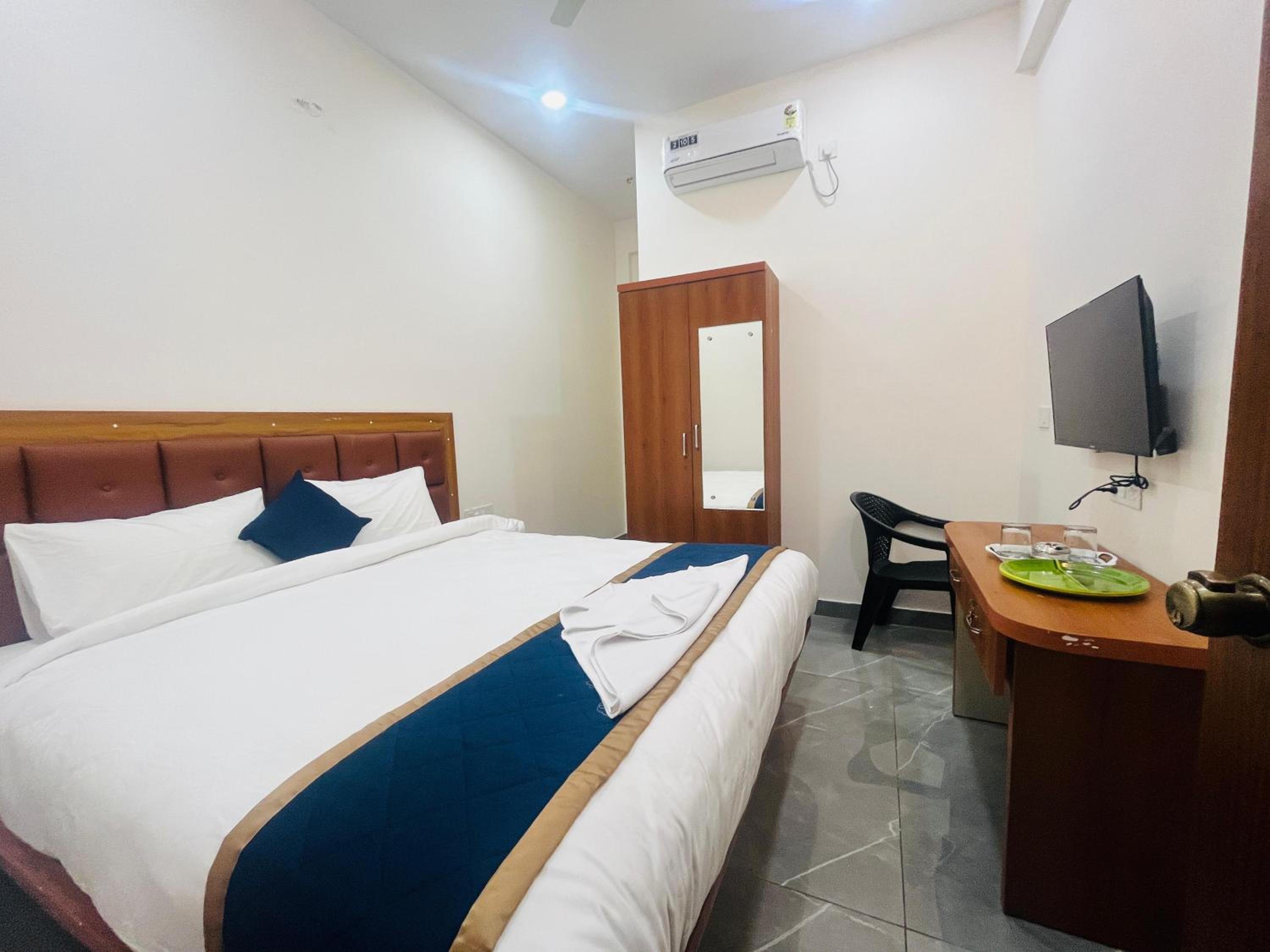 Nature Inn With Greenery Comforts view 5