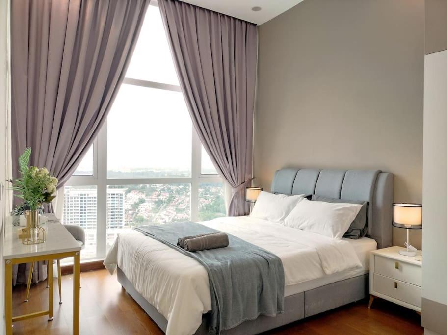 Delight Homestay Paragon Residences