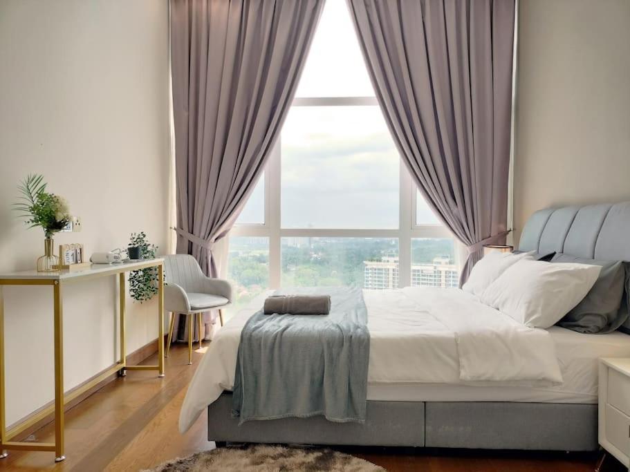 Delight Homestay Paragon Residences