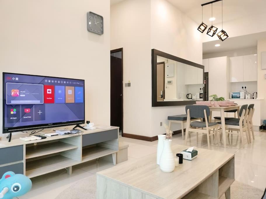 Delight Homestay Paragon Residences