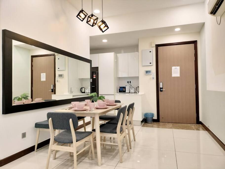 Delight Homestay Paragon Residences