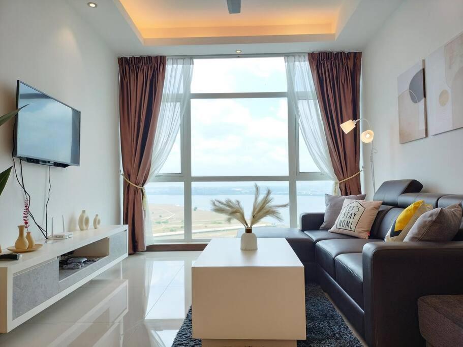 Delight Homestay Paragon Residences
