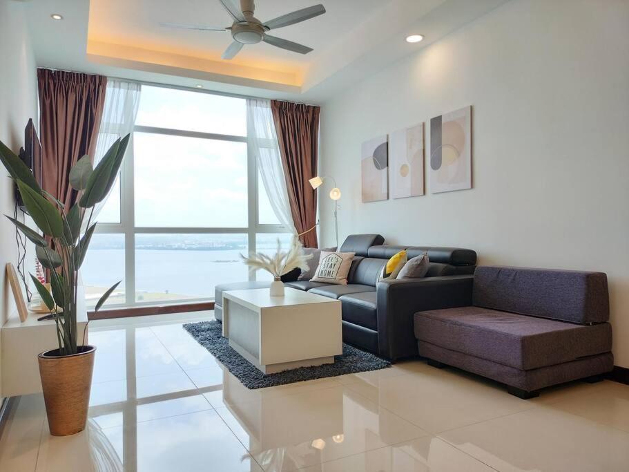 Delight Homestay Paragon Residences