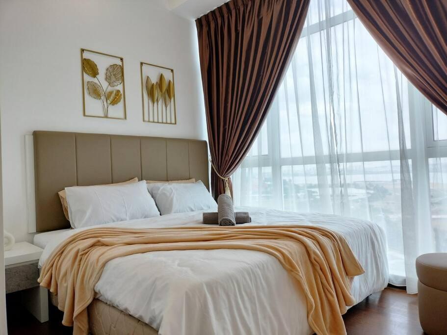 Delight Homestay Paragon Residences