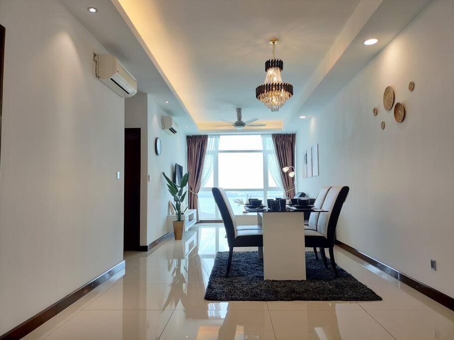 Delight Homestay Paragon Residences