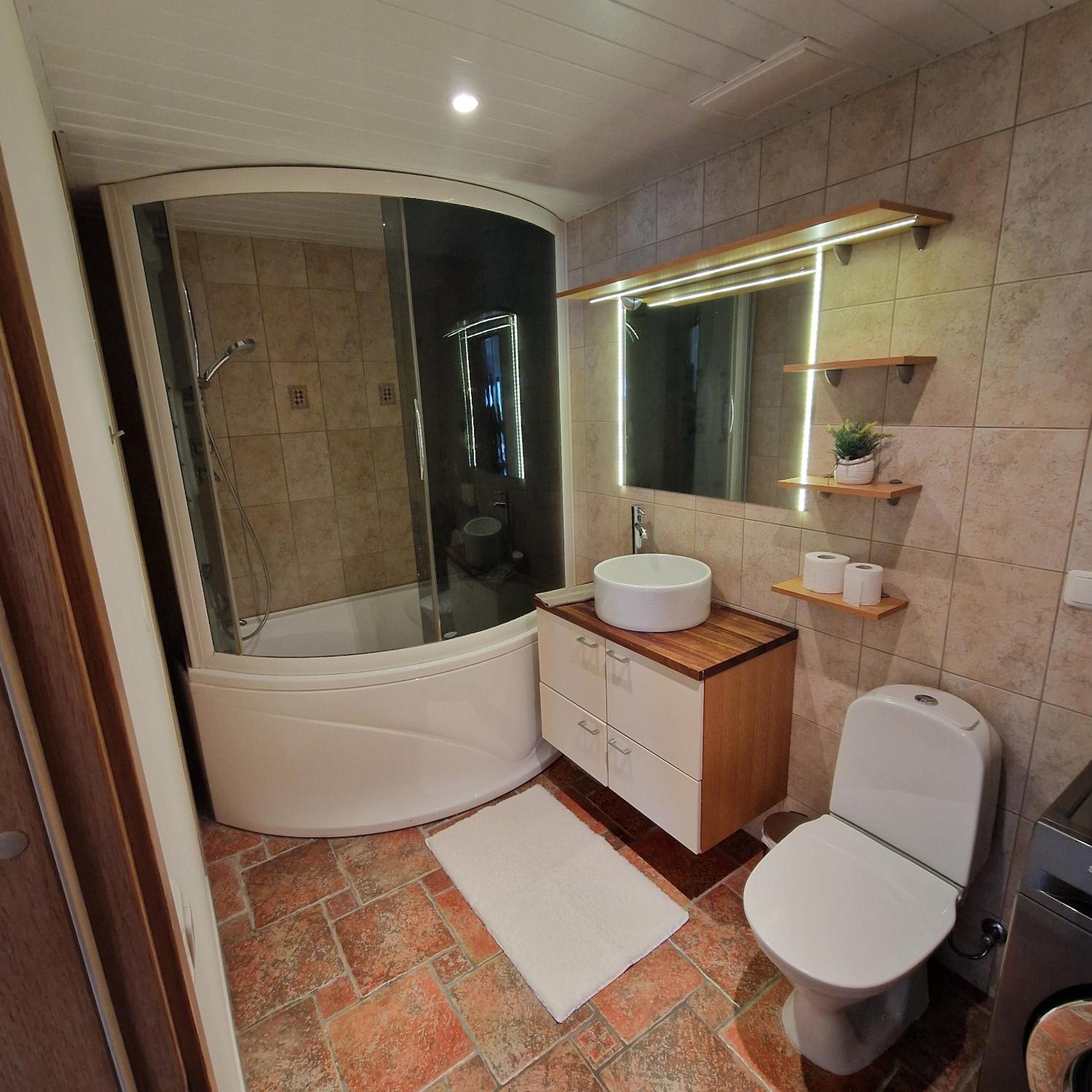 Sunny apartment near the beach! view 5