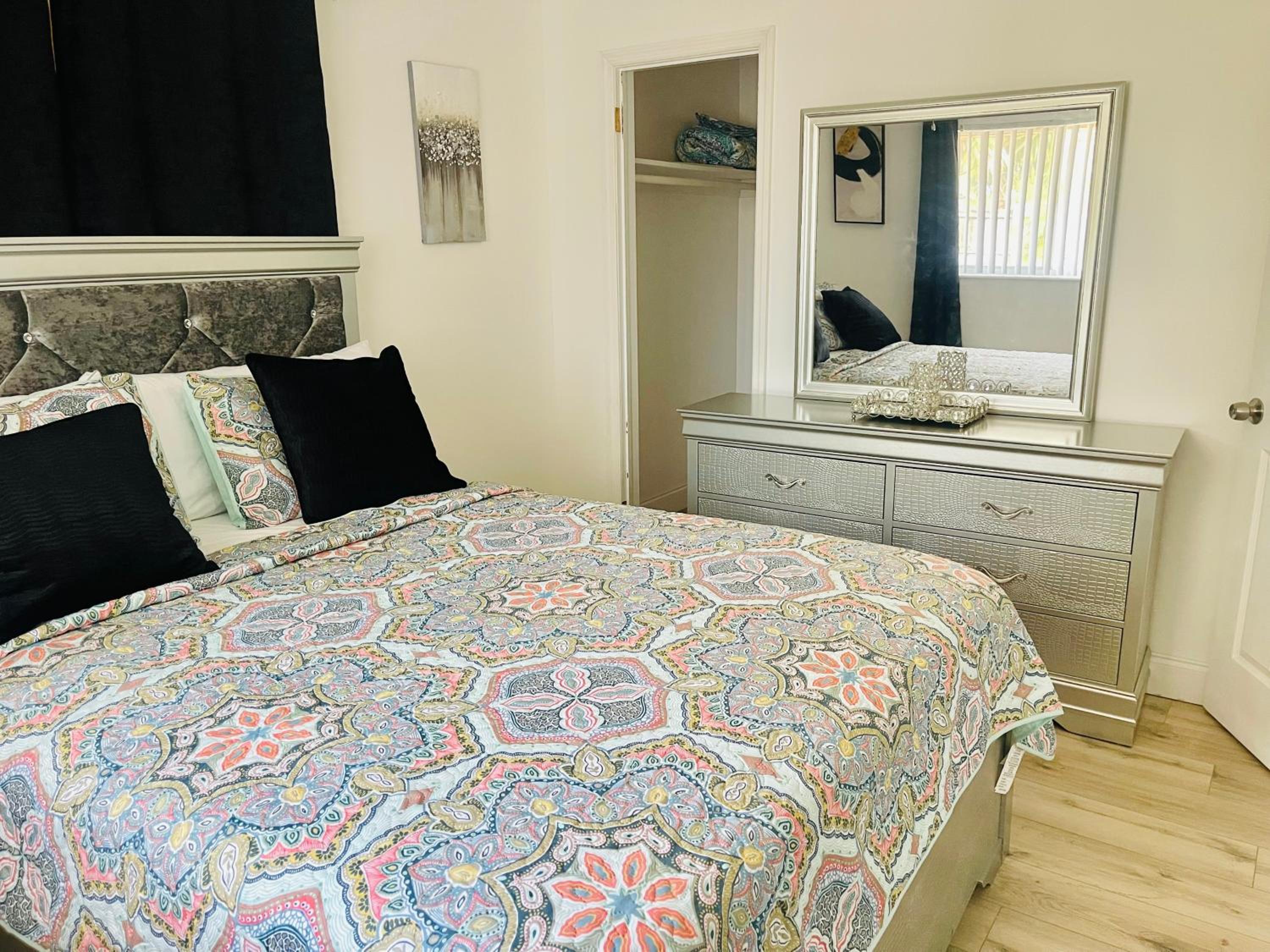 Prime Location W/Pool - Property Image 13