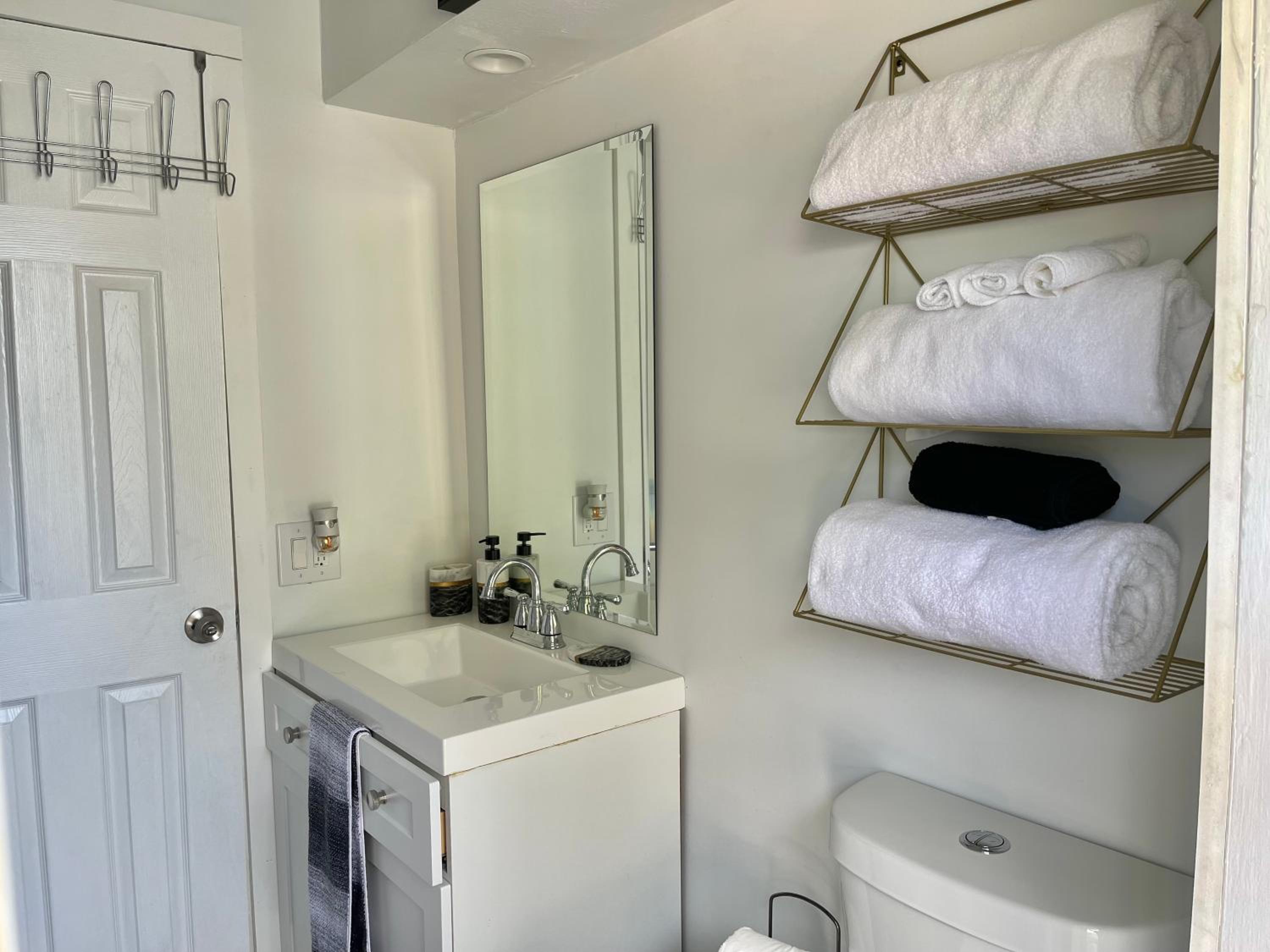 Prime Location W/Pool - Property Image 11