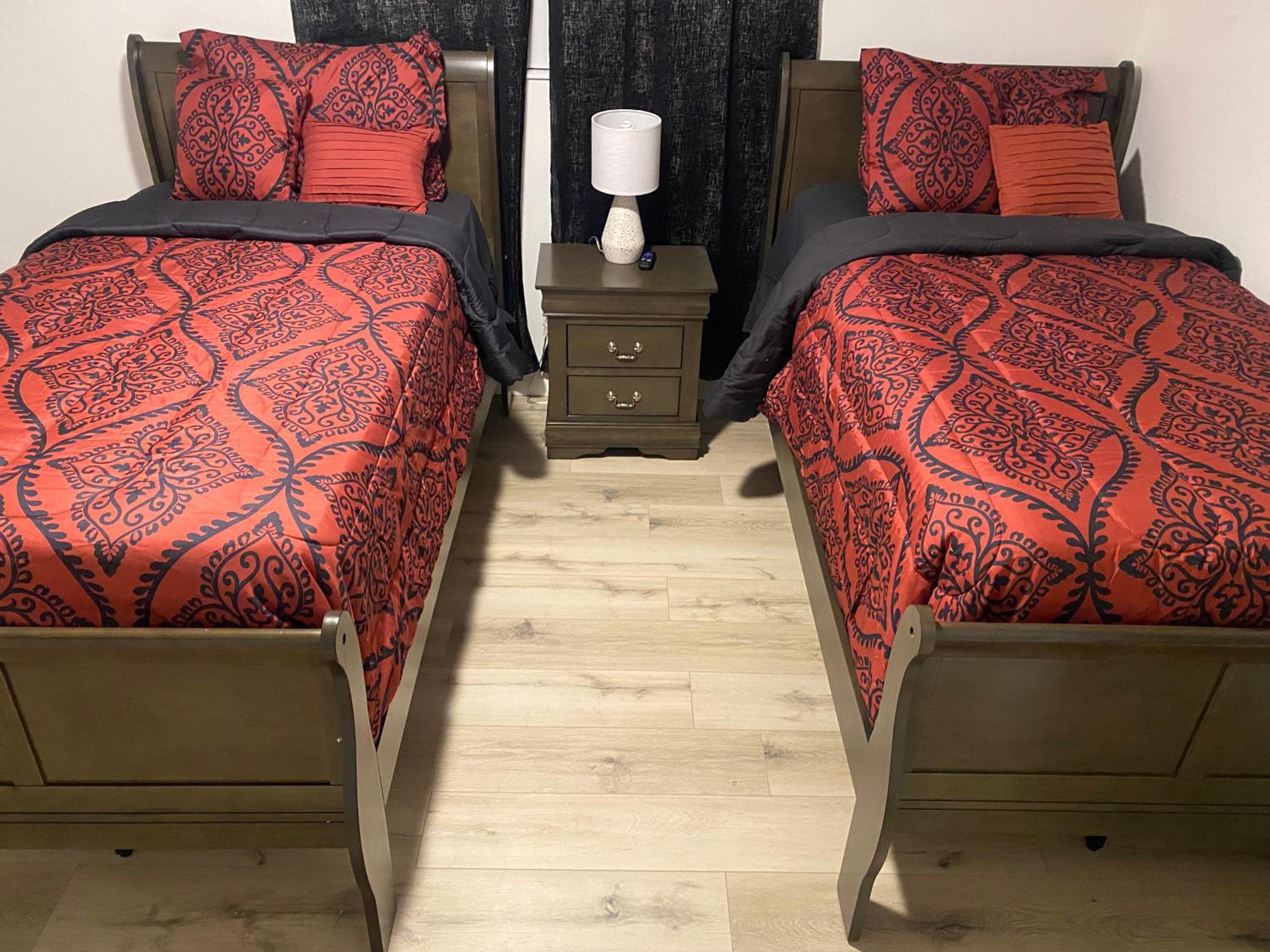 Prime Location W/Pool - Property Image 6