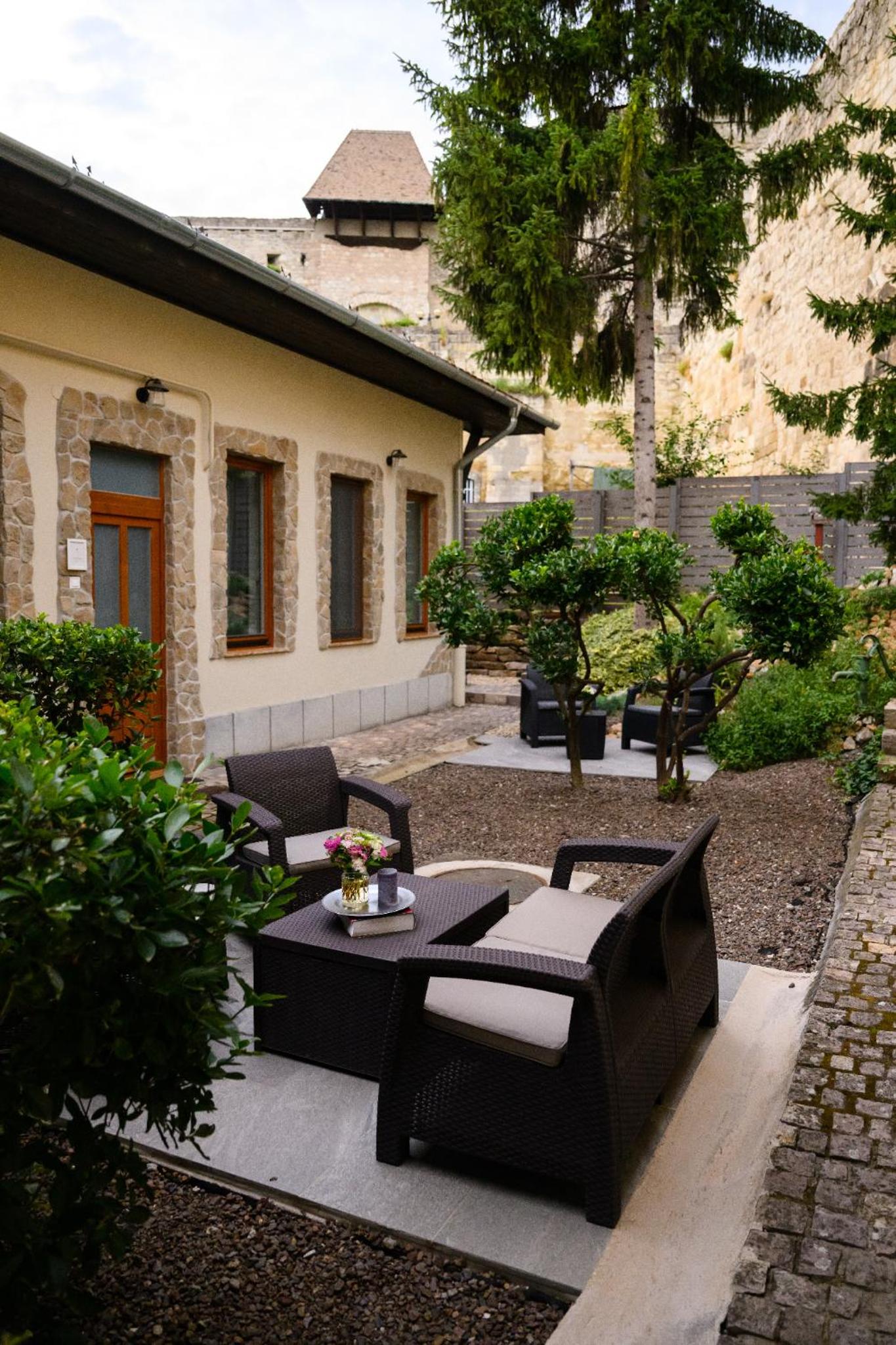Várvédőház Apartmanok Eger
