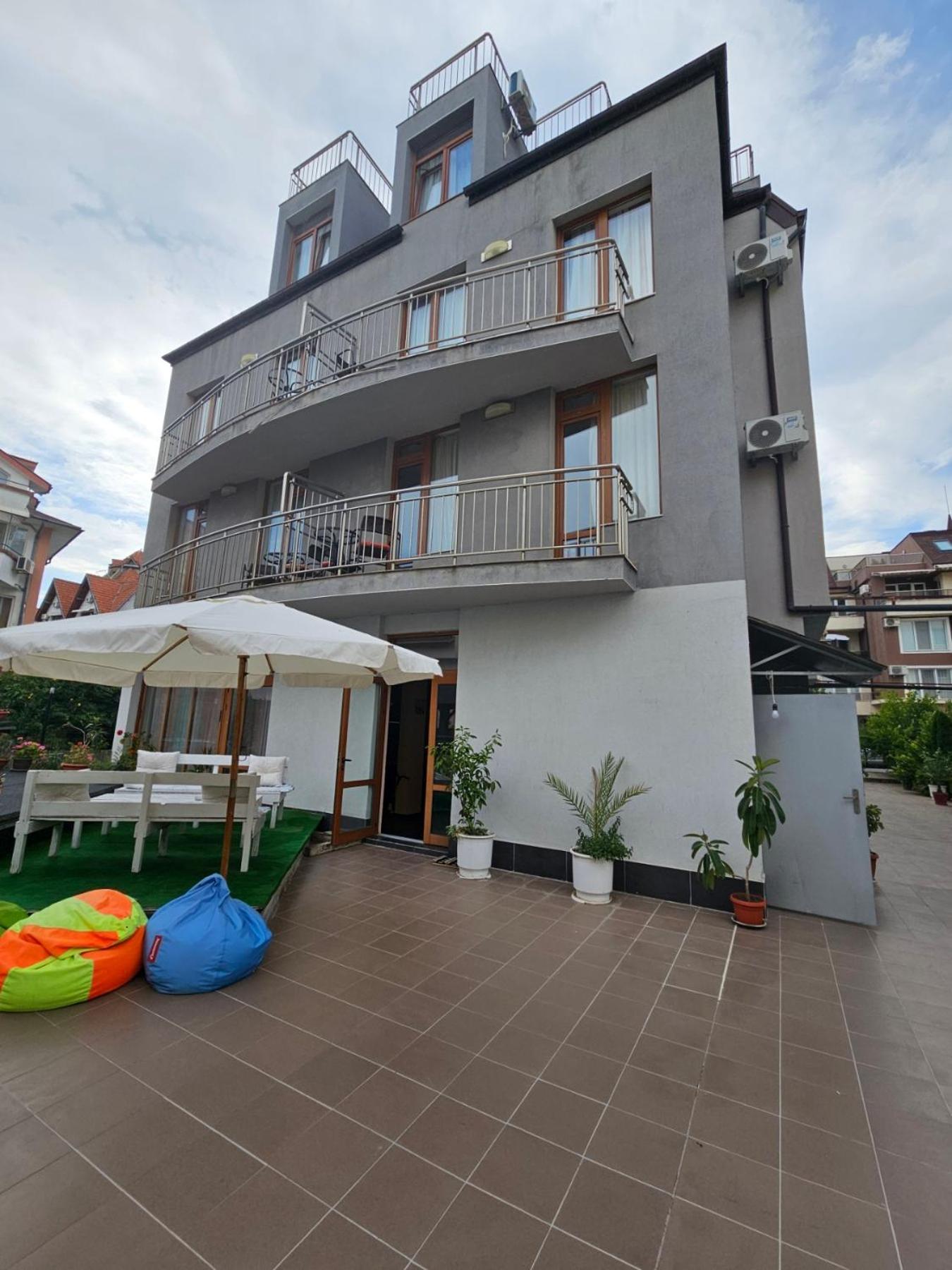 Guest House Petrovi