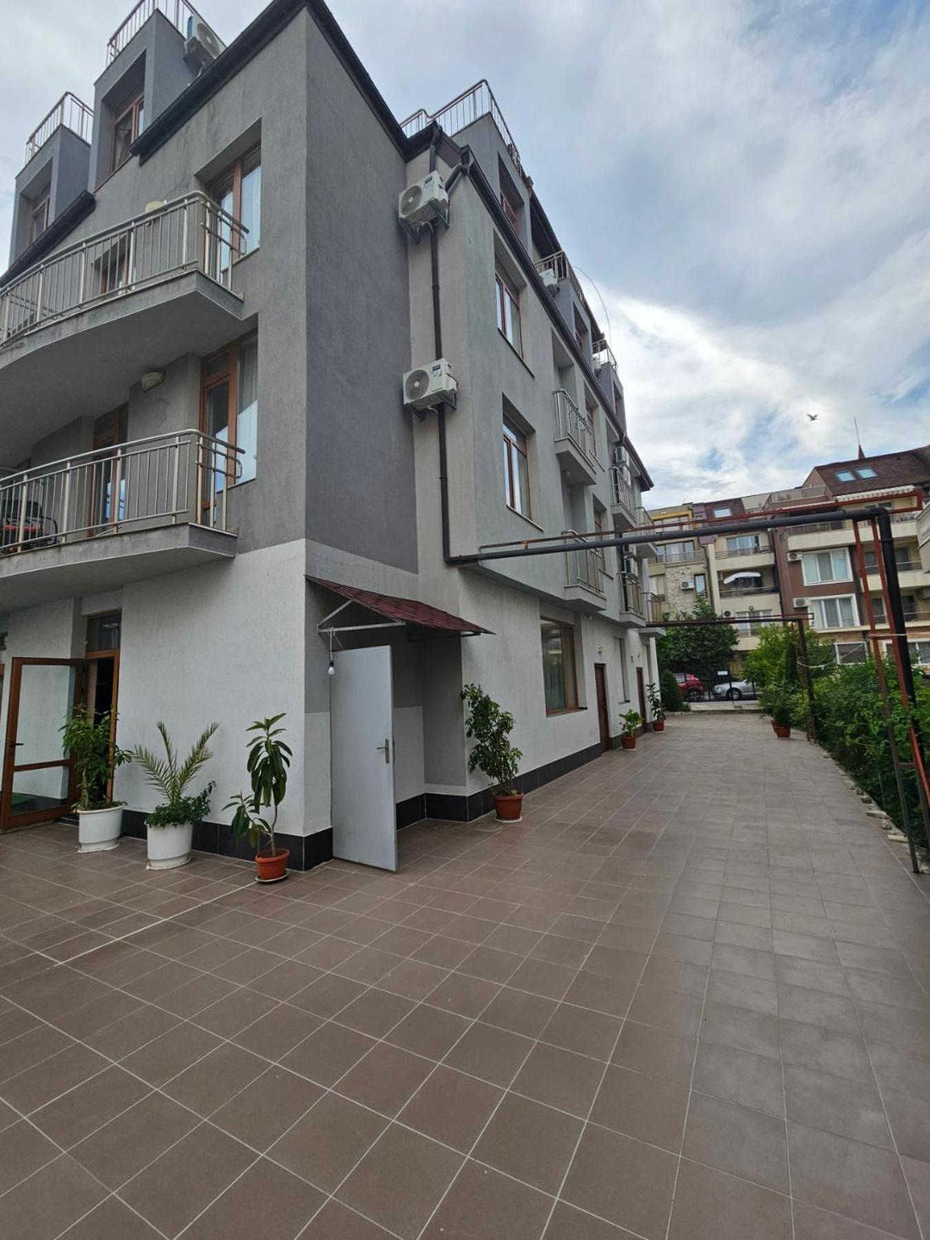 Guest House Petrovi