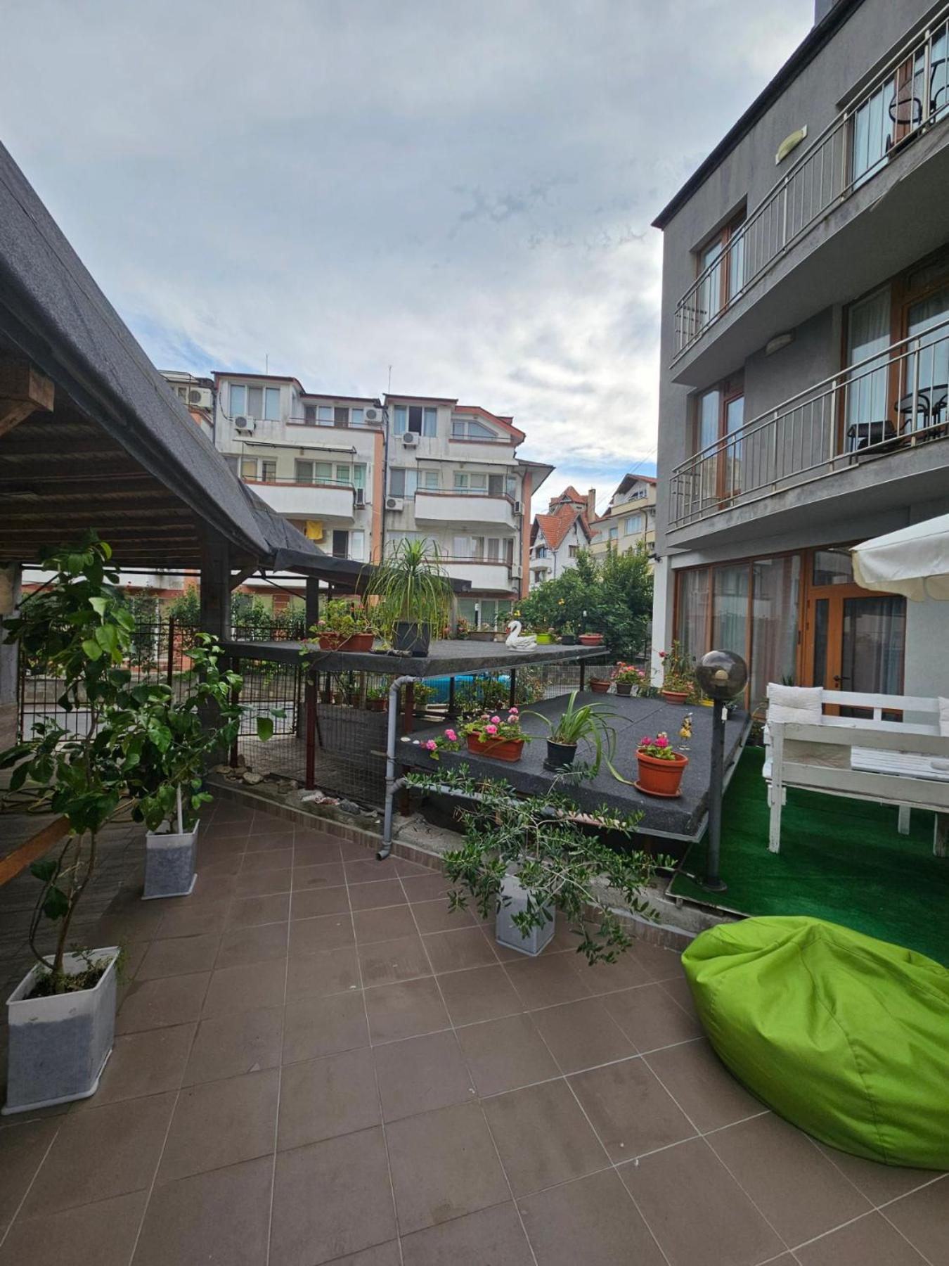 Guest House Petrovi