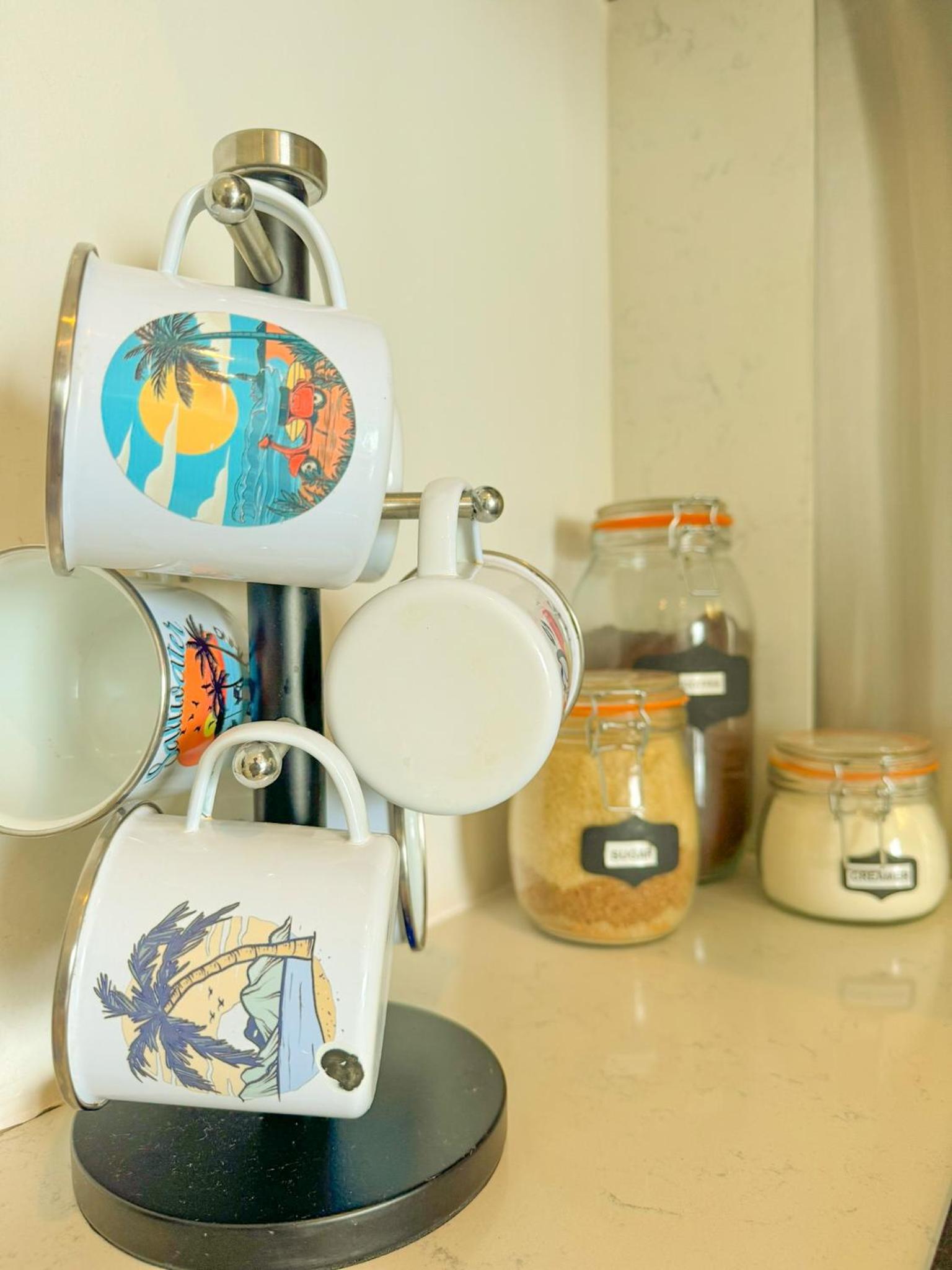 Beachside Pineapple Retreat Suites