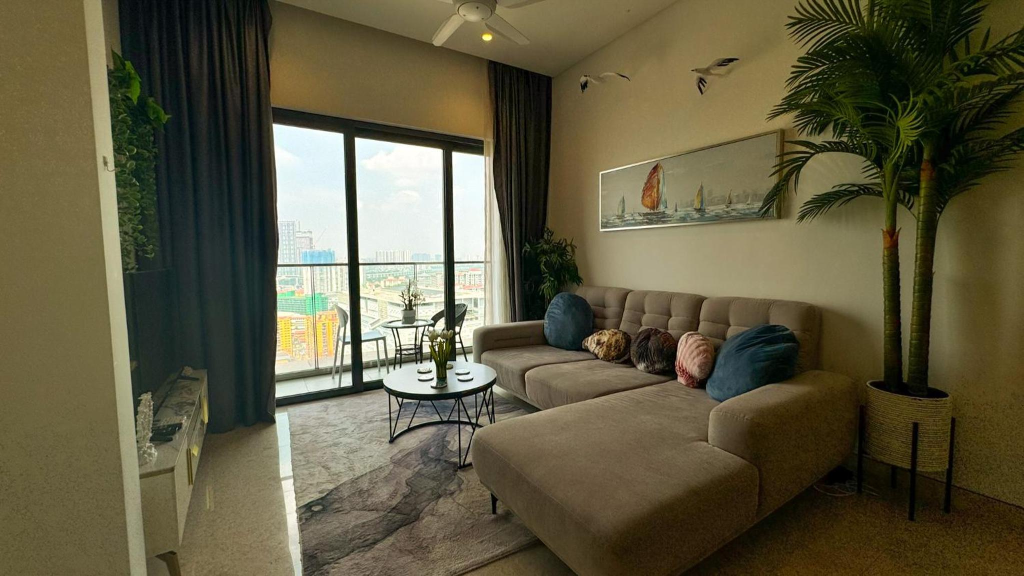 Beachside Pineapple Retreat Suites