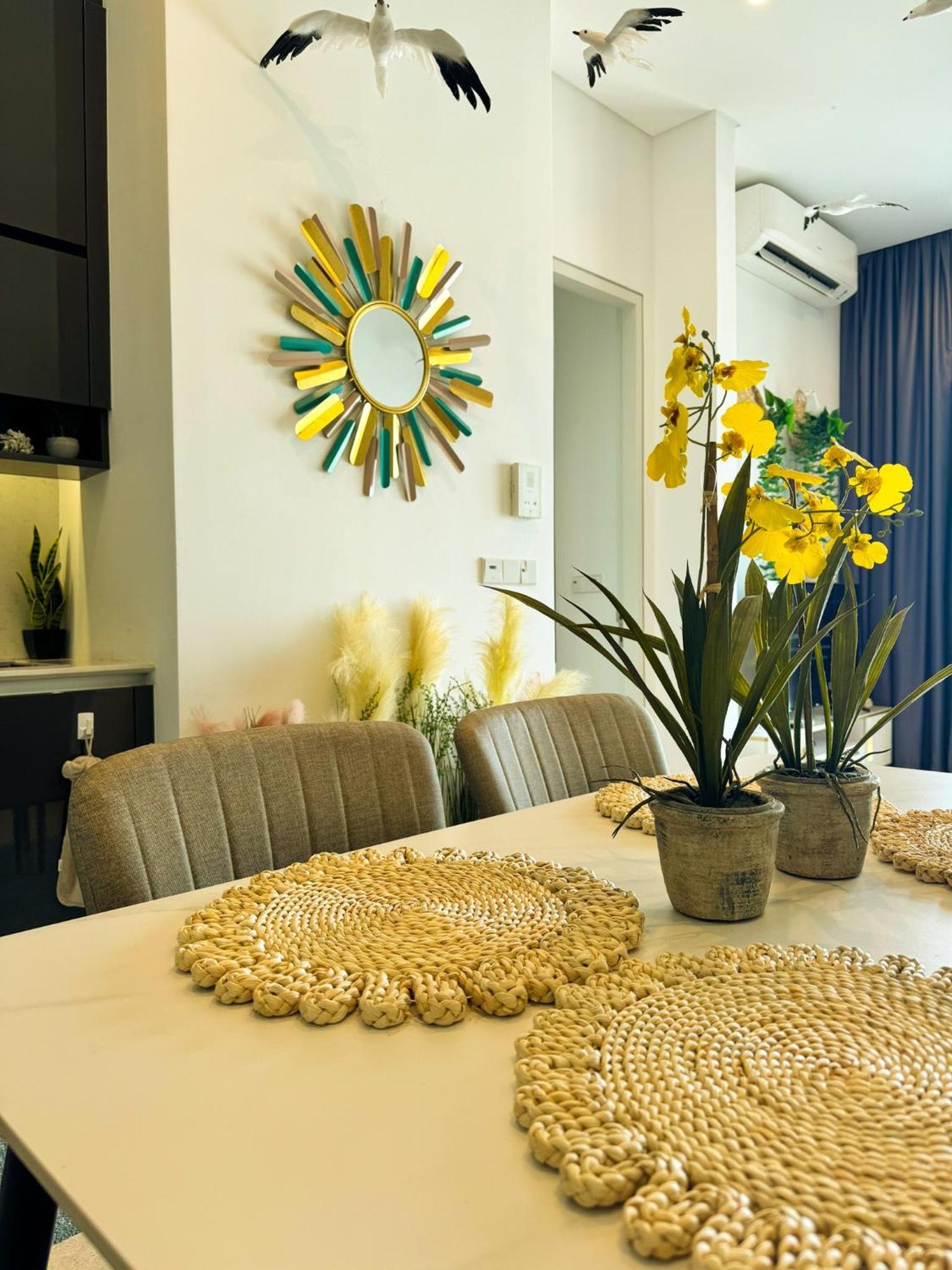 Beachside Pineapple Retreat Suites