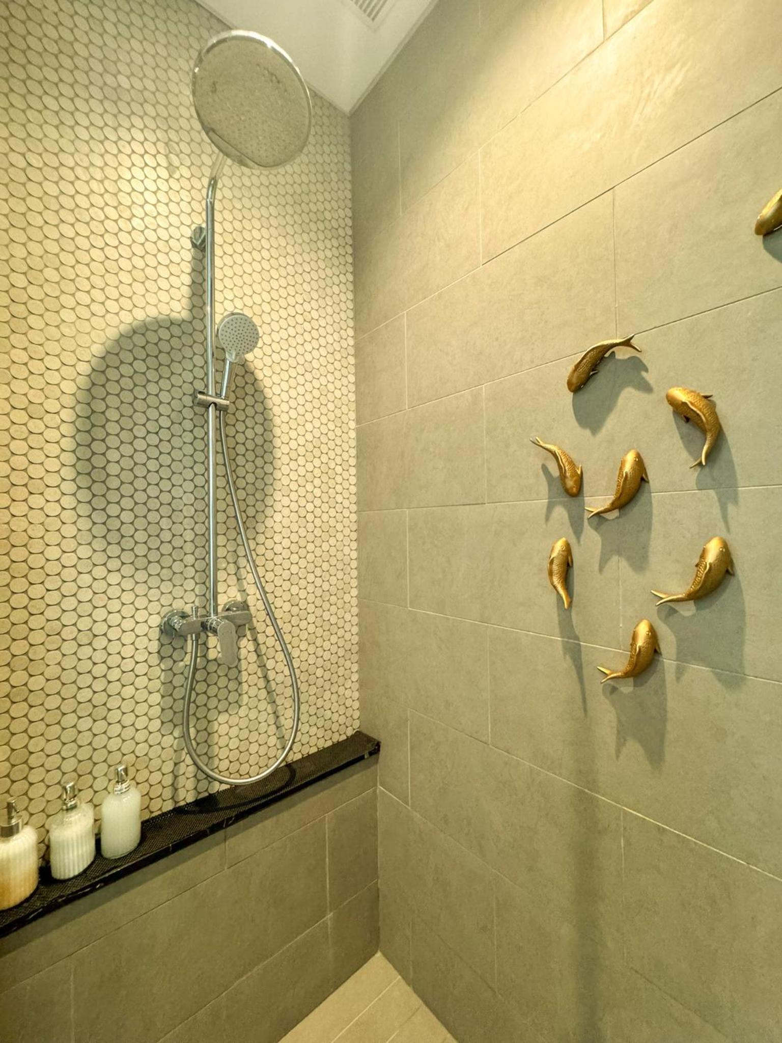 Beachside Pineapple Retreat Suites