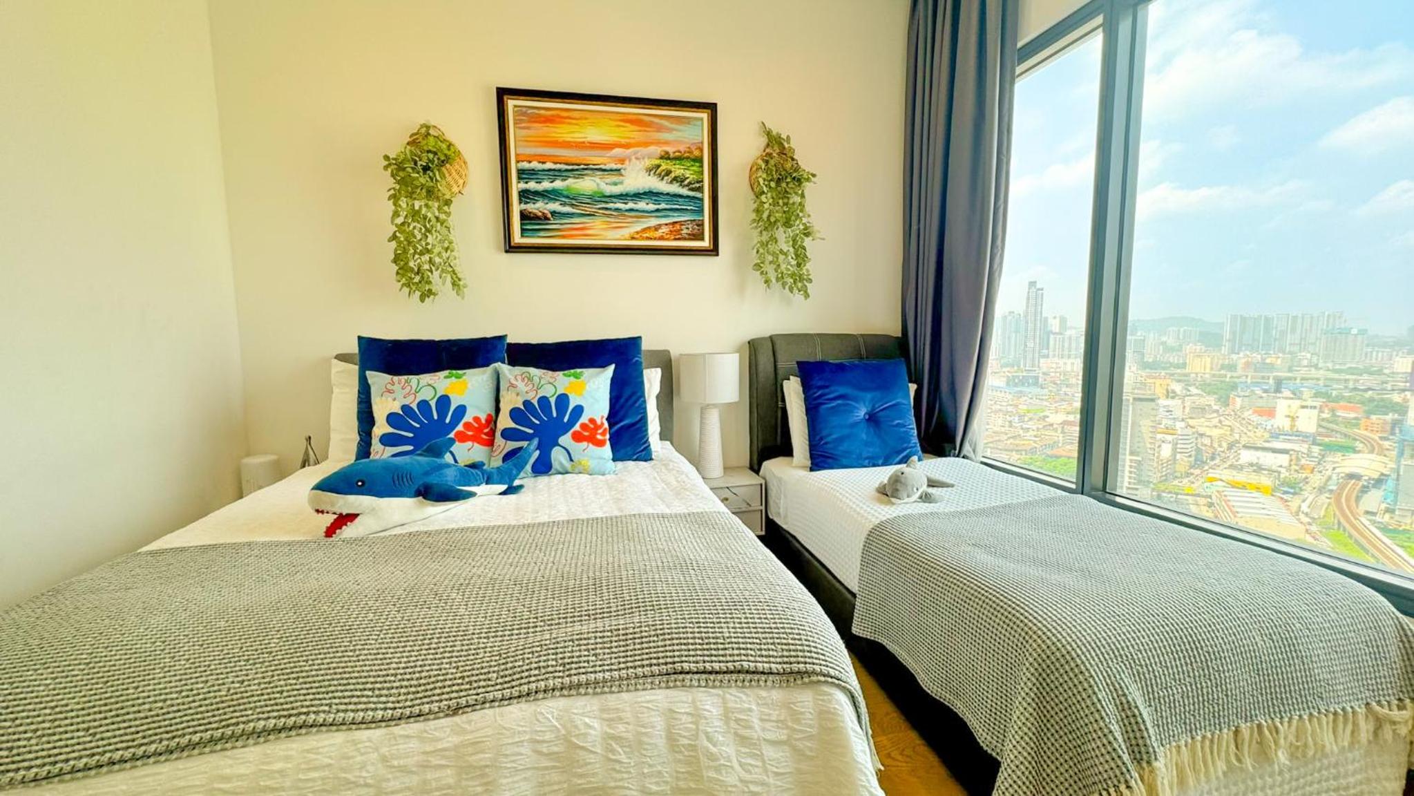 Beachside Pineapple Retreat Suites