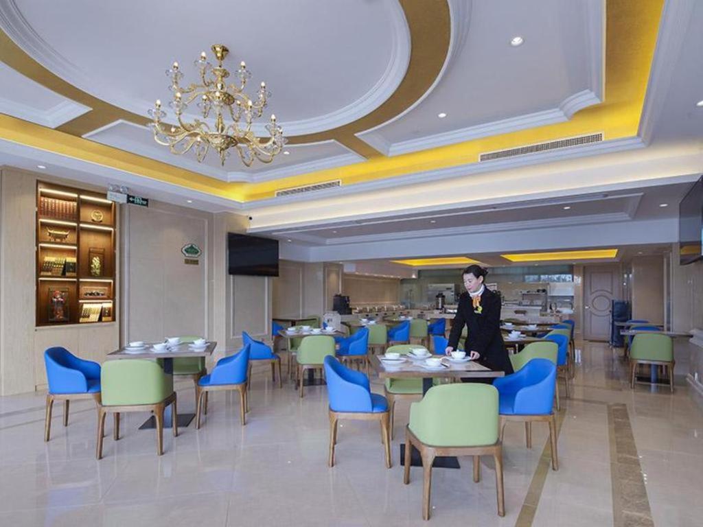 Vienna Hotel Anhui Lujiang International Building Materials Market Wuzhong