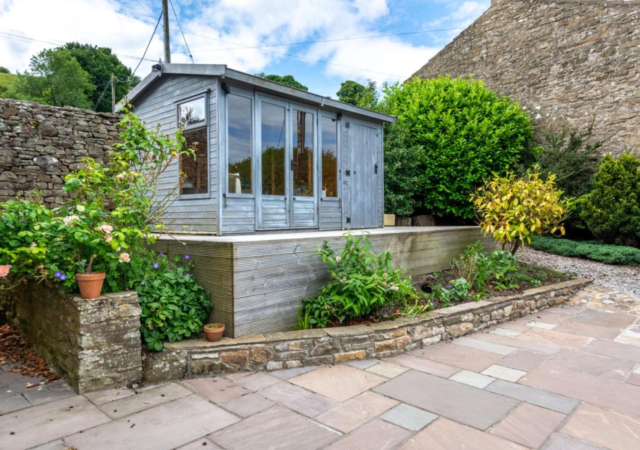 2 Bed in Low Row oc-ds059