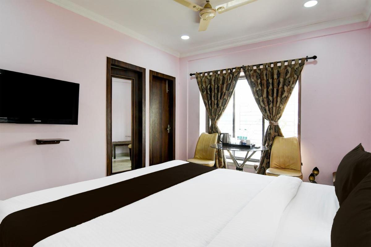 OYO New Town near Axis Mall