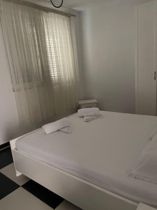 Apartament near beach, with garden