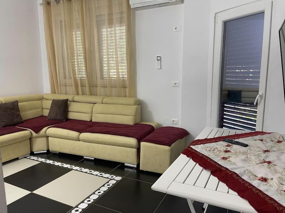 Apartament near beach, with garden