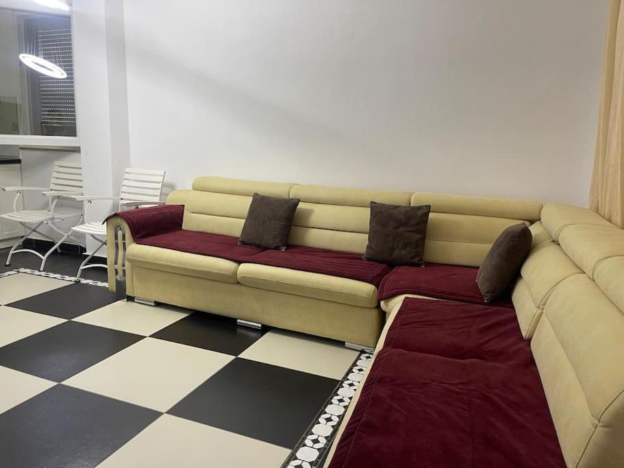 Apartament near beach, with garden
