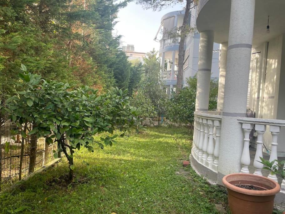 Apartament near beach, with garden