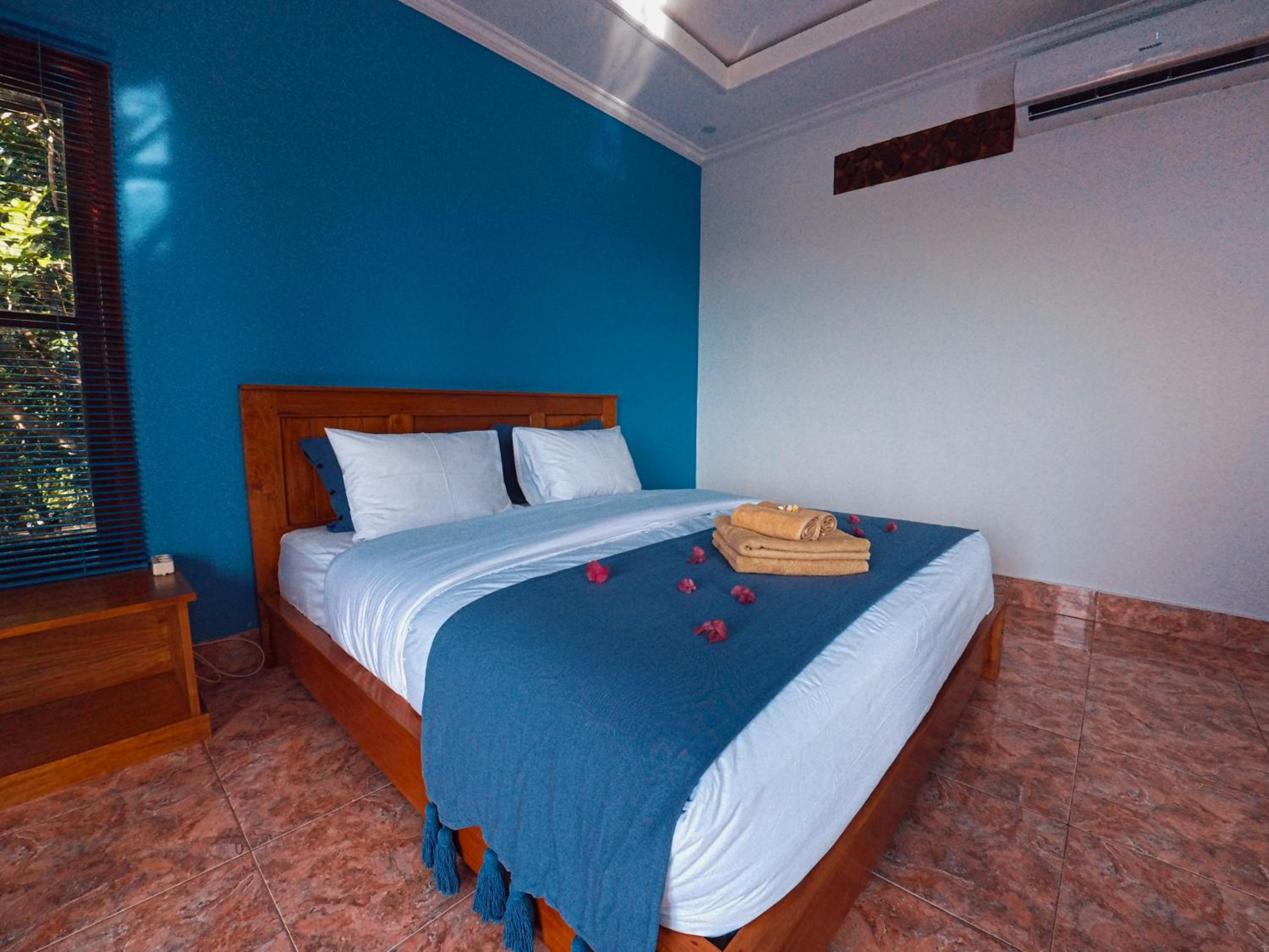 Kailash Lodge