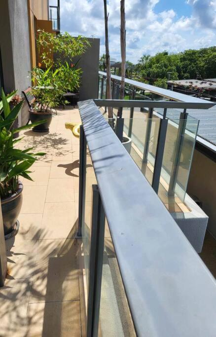 Barefoot Beach Apartment Darwin Waterfront