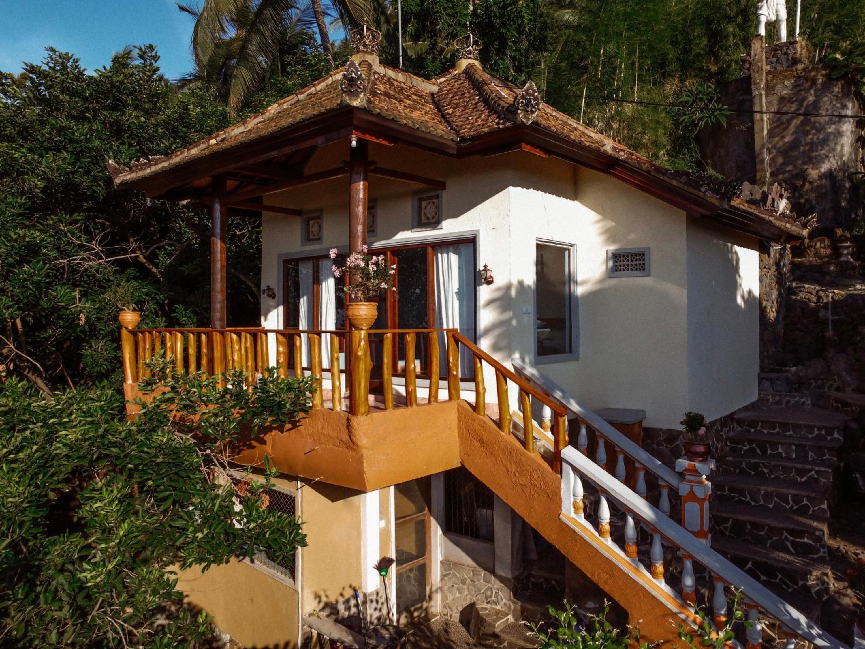Kailash Lodge