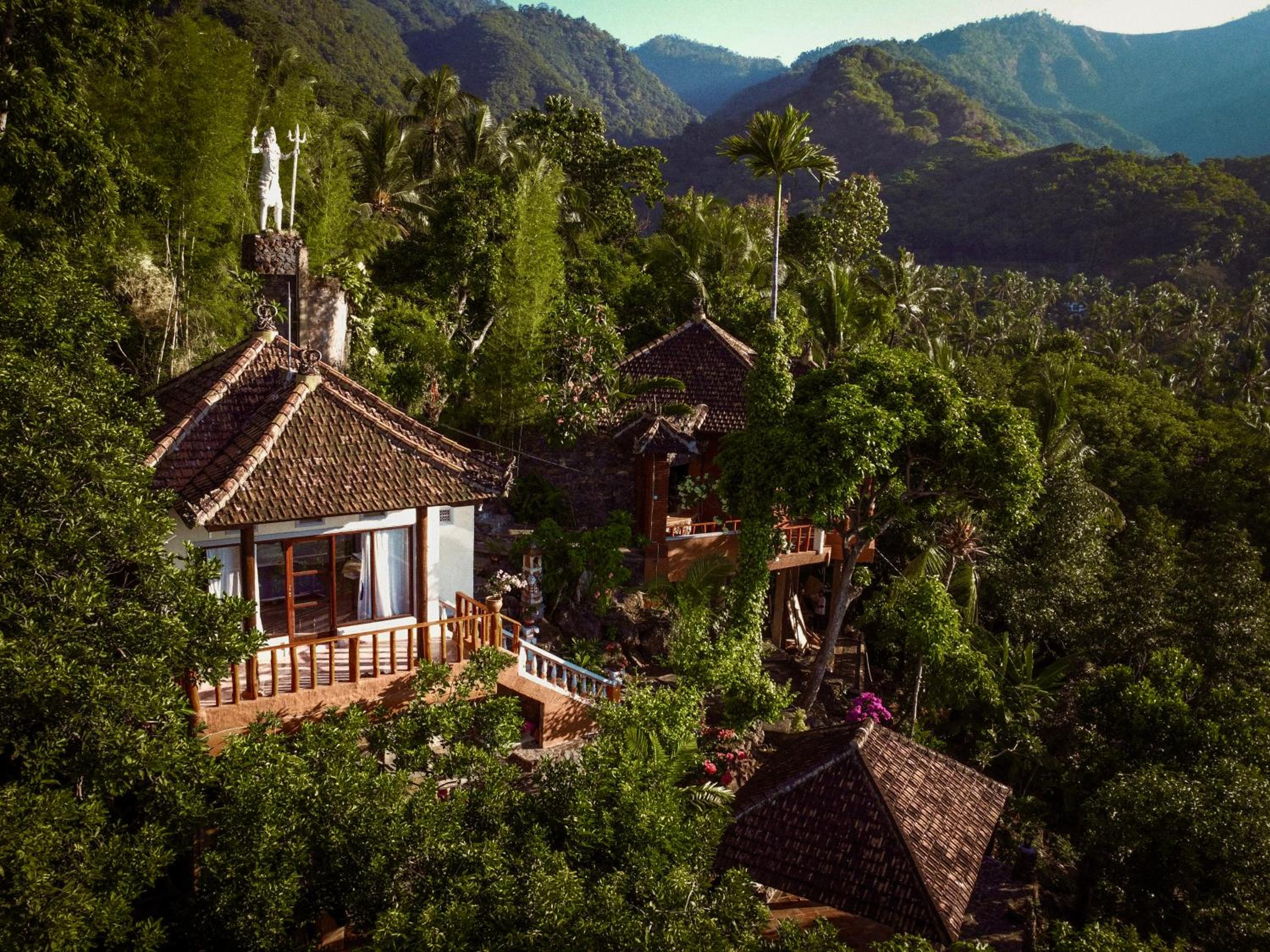 Kailash Lodge