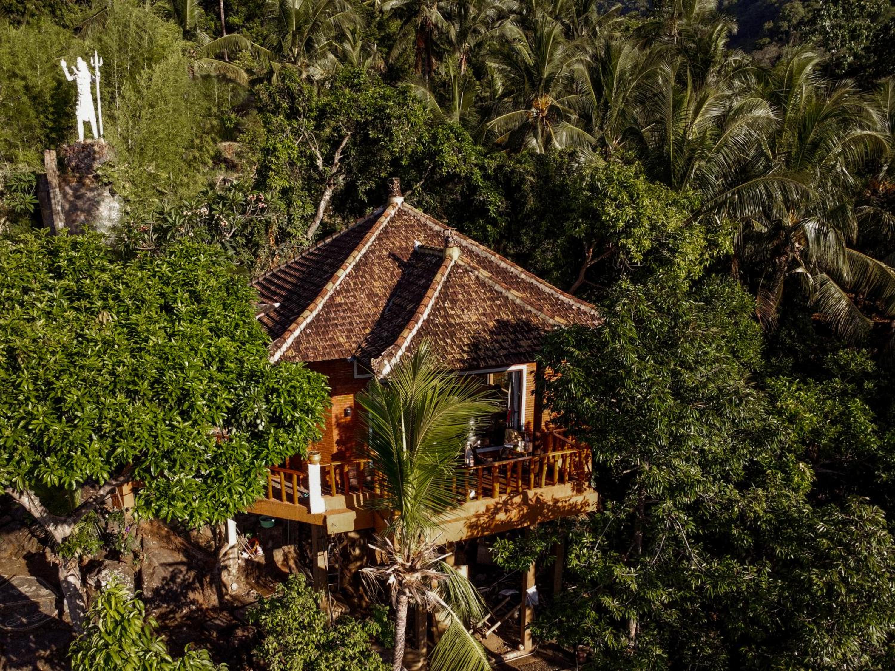Kailash Lodge