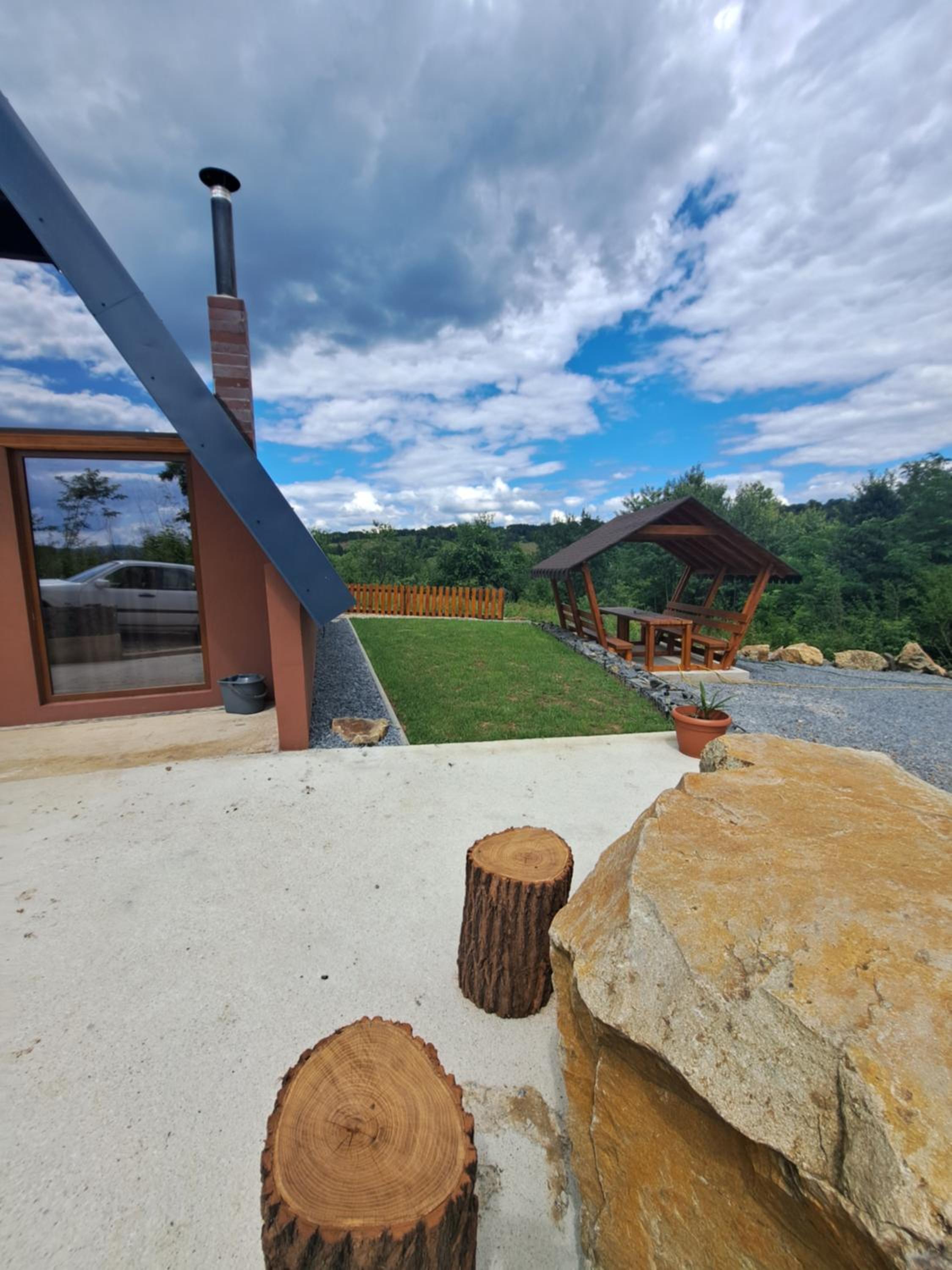 CabanA-lupu view 4