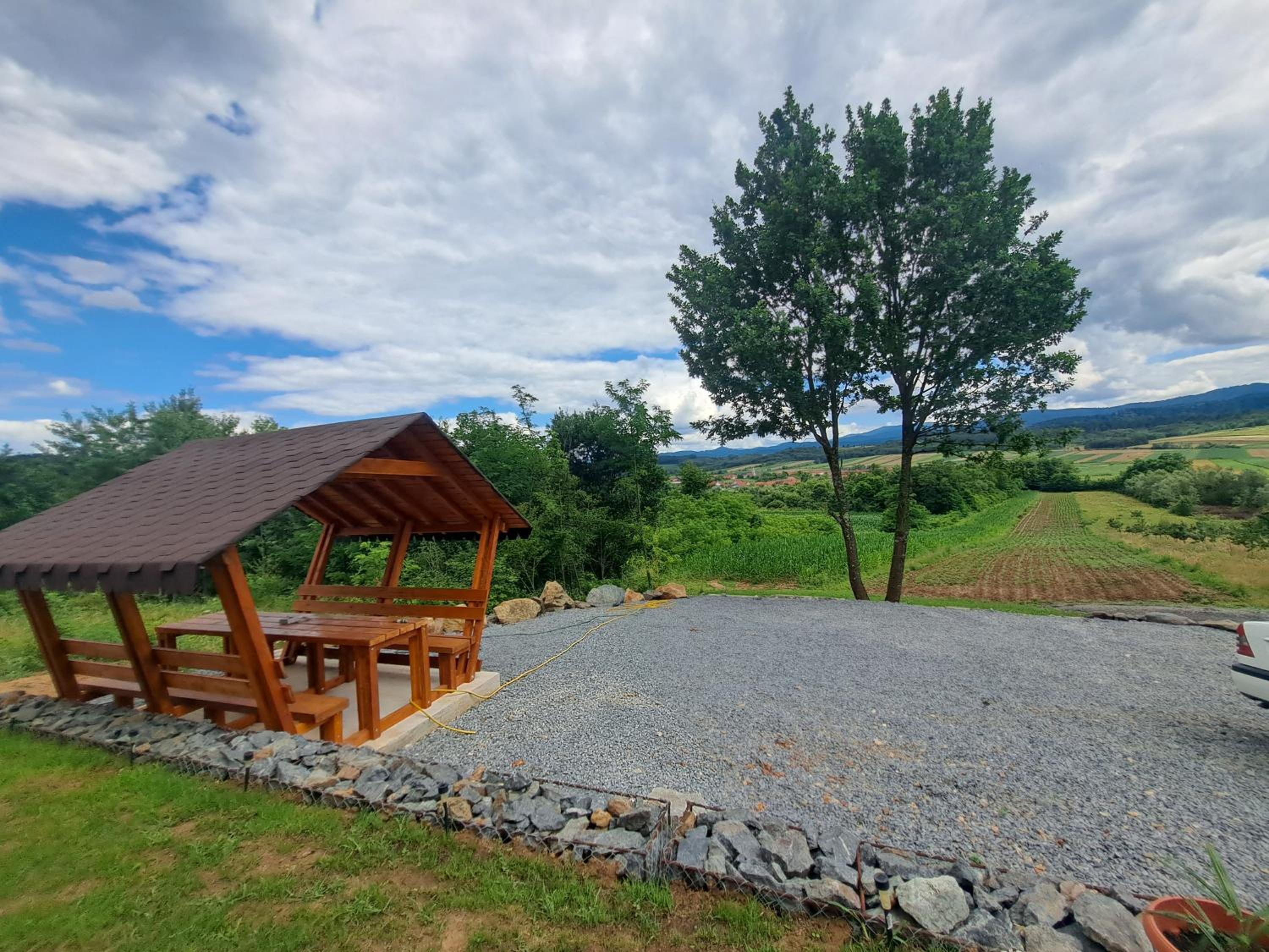 CabanA-lupu view 5