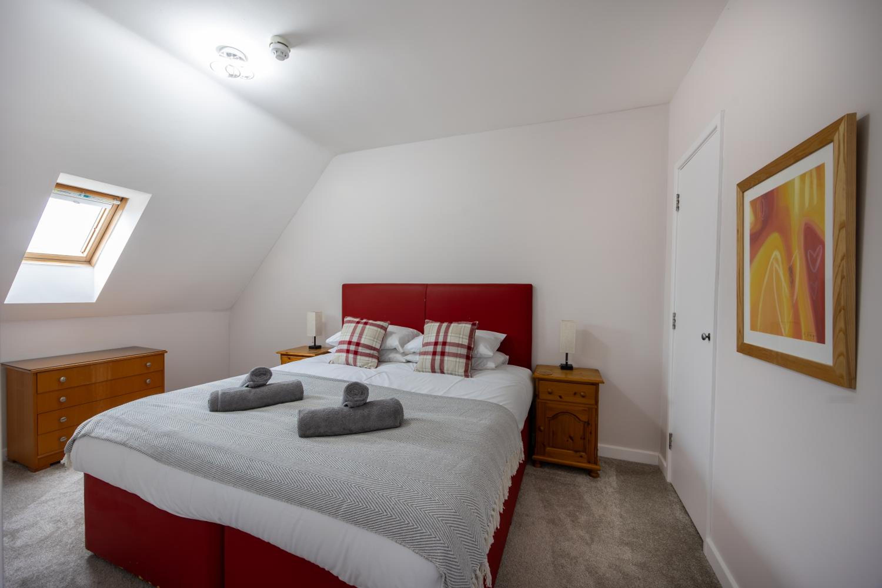 Stunning 3BR, Free Parking, near Town Center, Long term discoun view 3