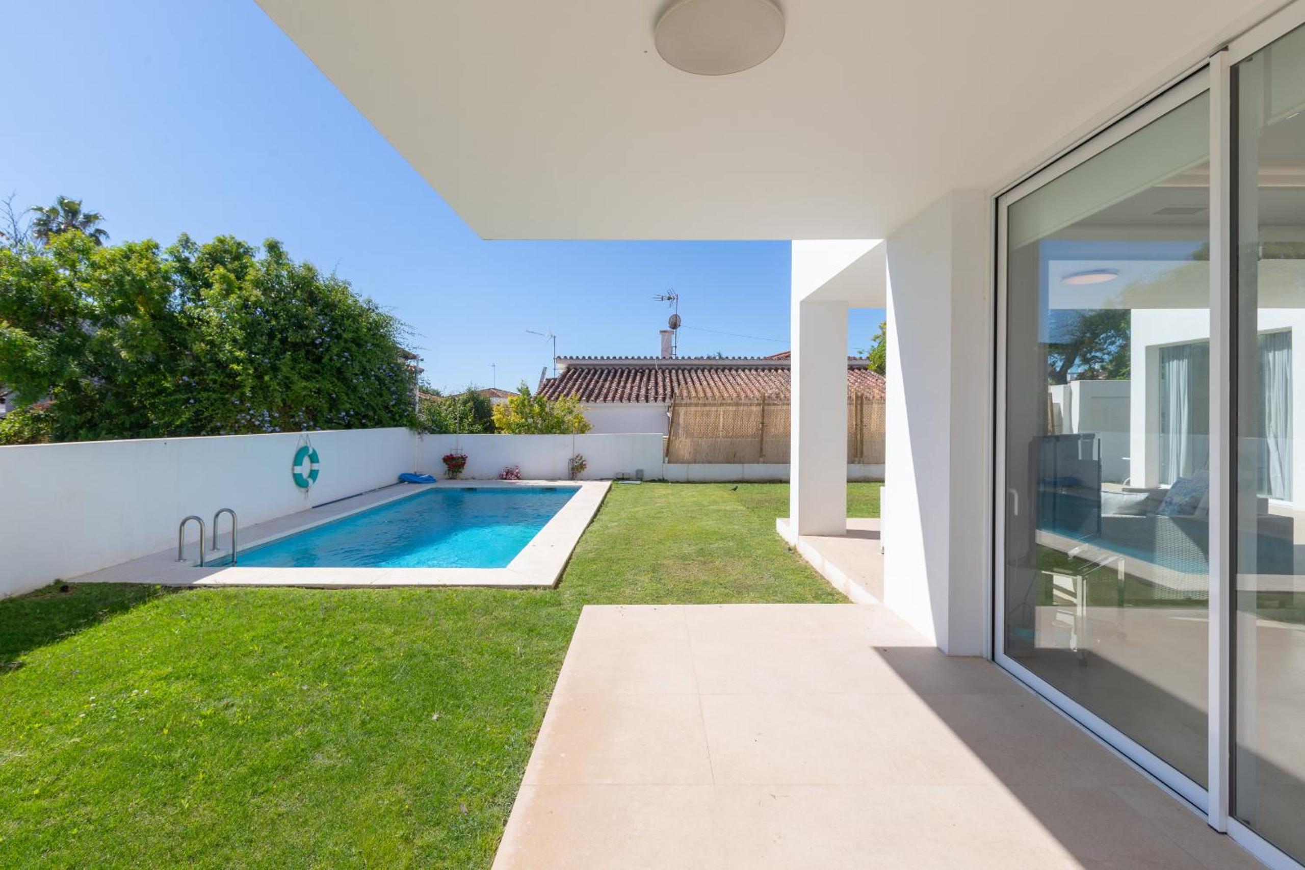 Espectacular villa con piscina en Marbella