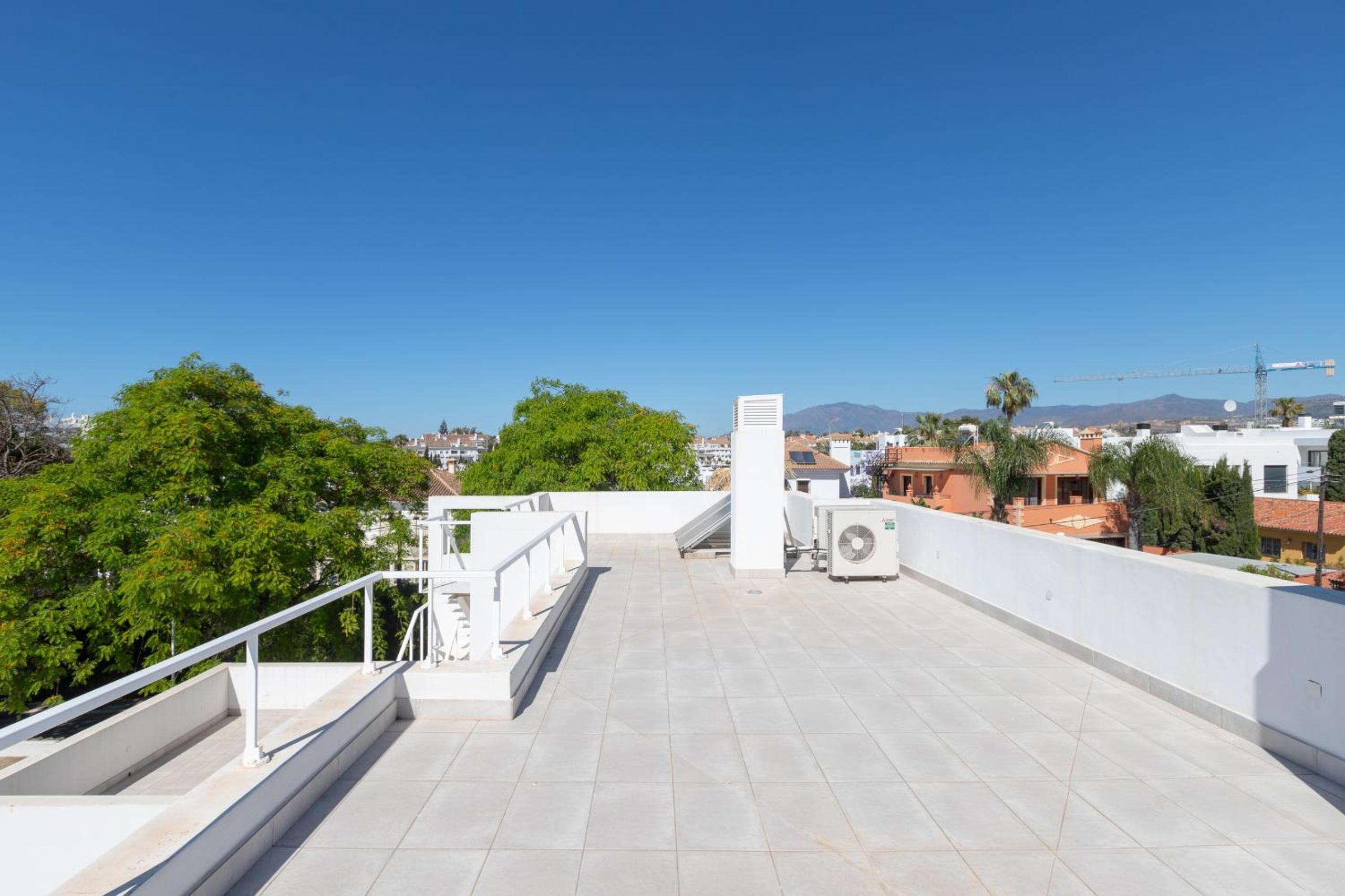 Espectacular villa con piscina en Marbella